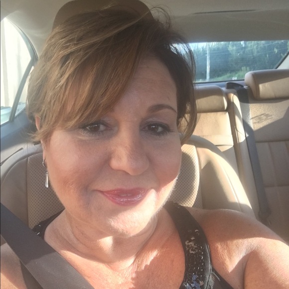 Meet your Posher, Mayra - Picture 1 of 1